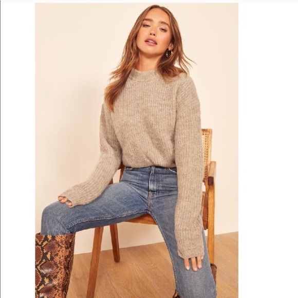 Reformation Sweaters - NWOT Reformation Finn sweater